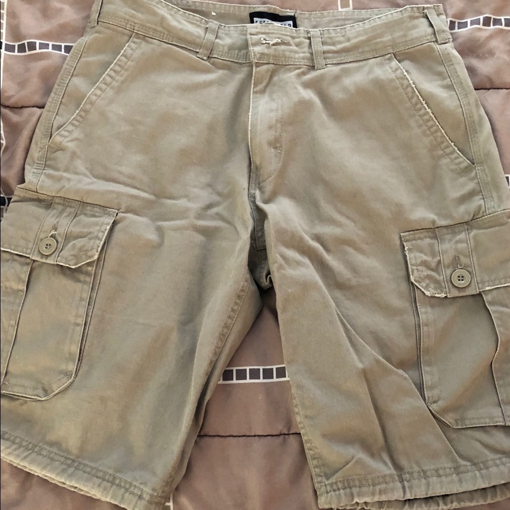 Freeworld men’s cargo shorts NWOT